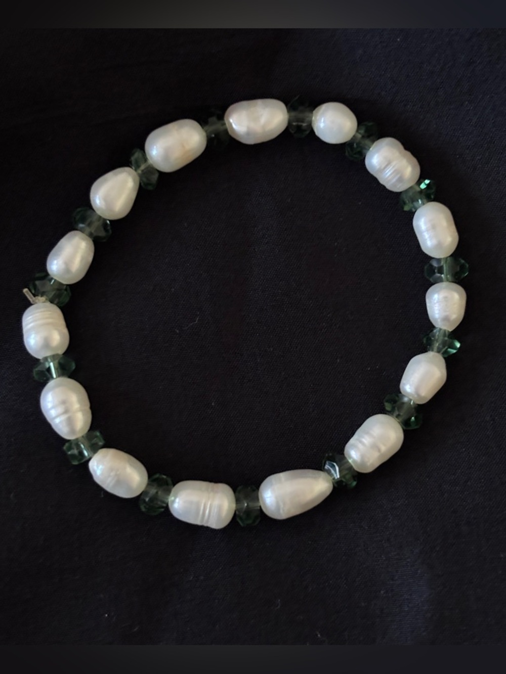 Freshwater Pearl and Dark Green Bead Stretch Bracelet - NWOT